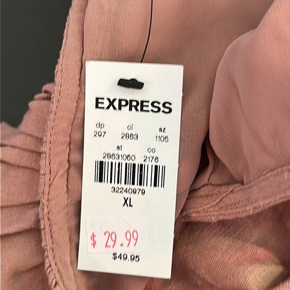 Express Ruffle Tank - Picture 3 of 3